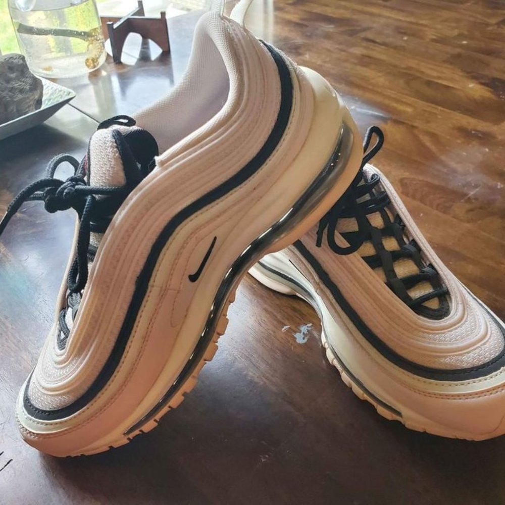 Nike Airmax Light Soft Pink Sneakers 7.5